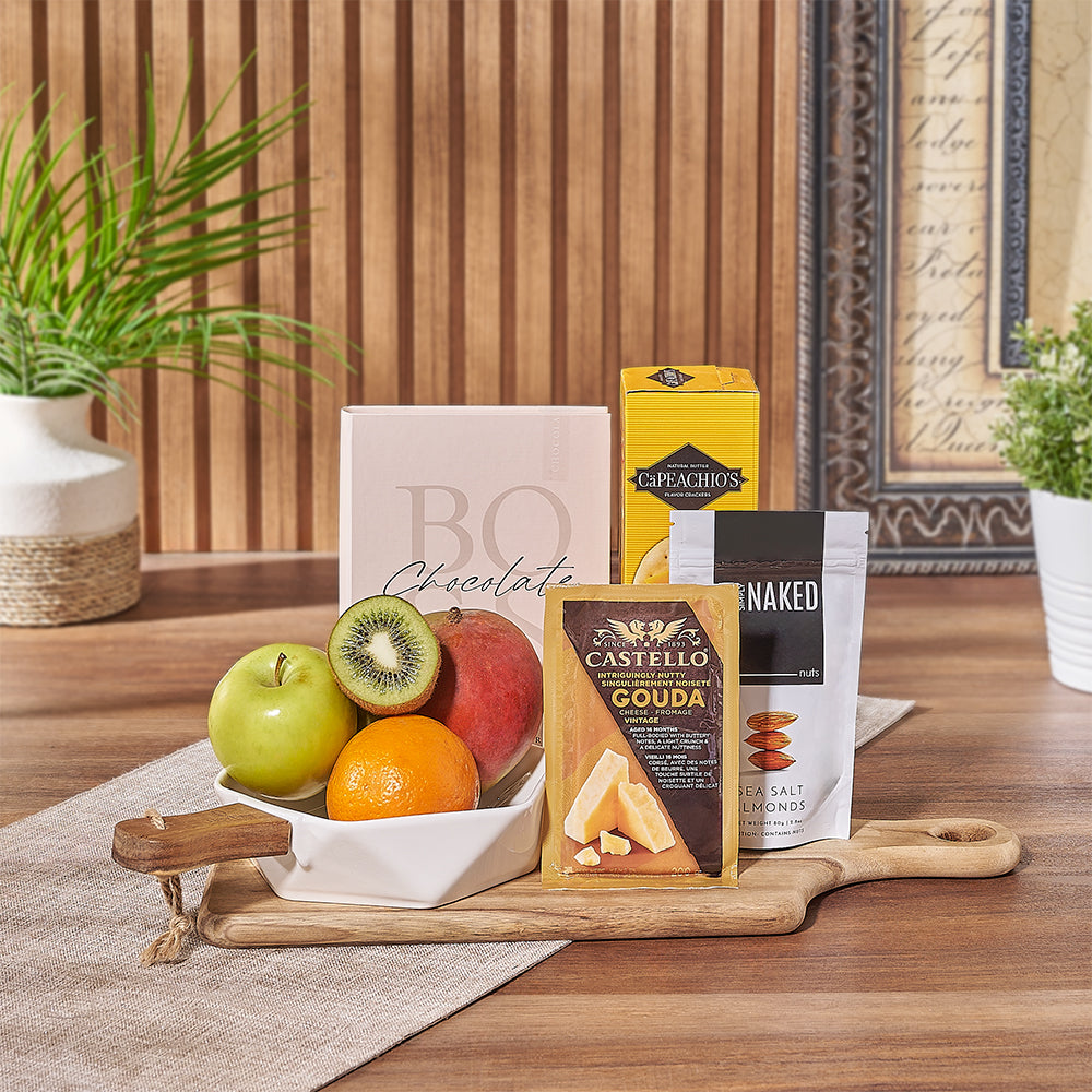Celebration Cheese and Fruit Basket – how the gift is presented