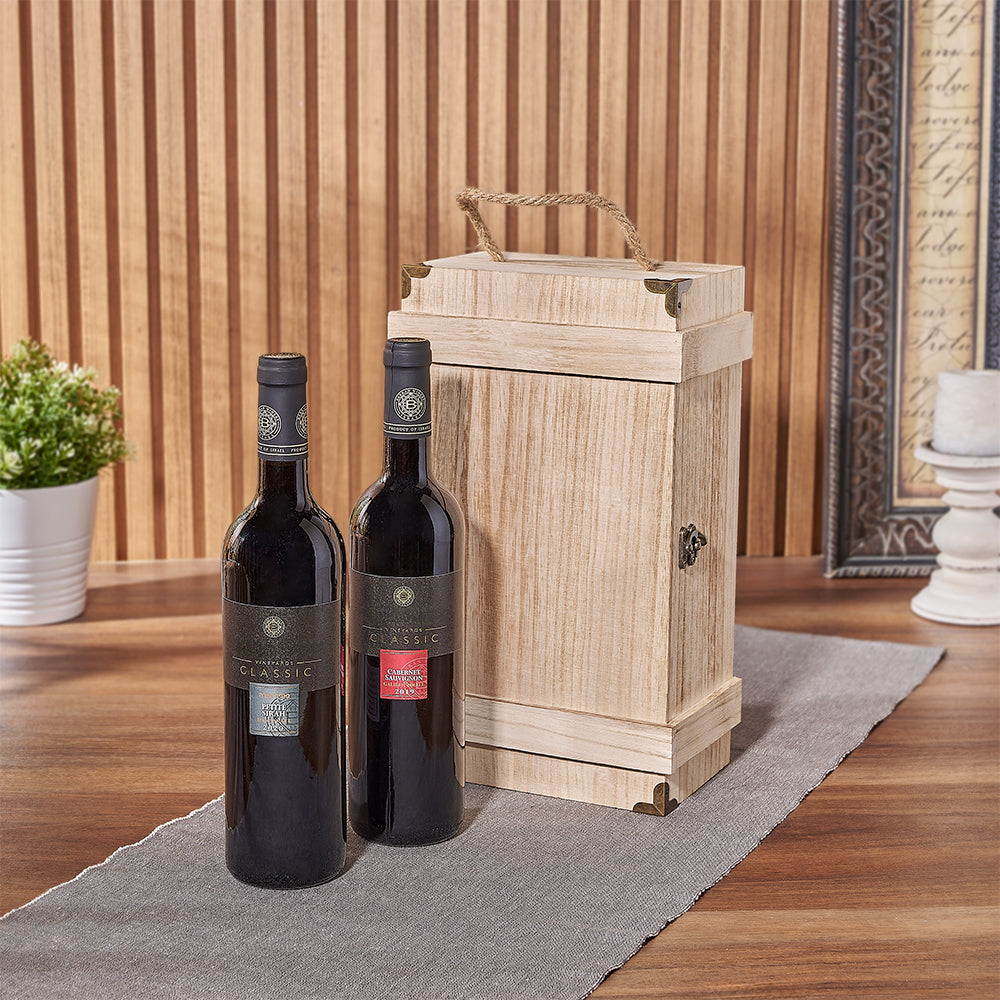 Two Bottles Kosher Wine Gift Box – how the gift is presented