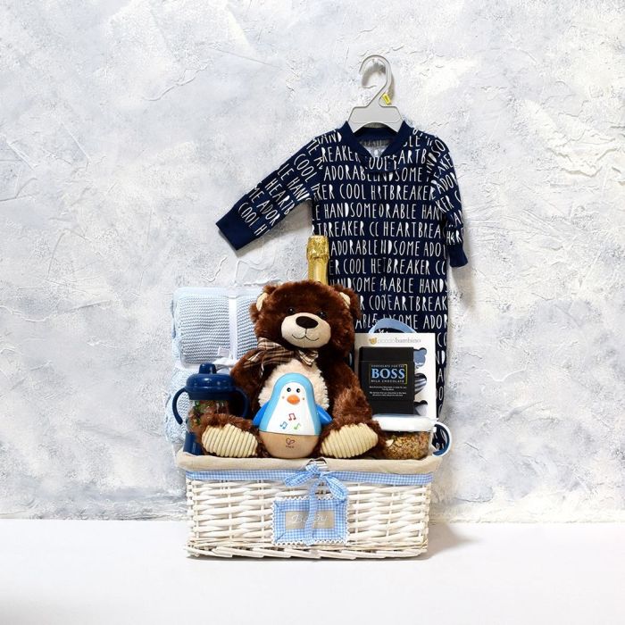 Champagne Gift Basket with Baby Socks – how the gift is presented