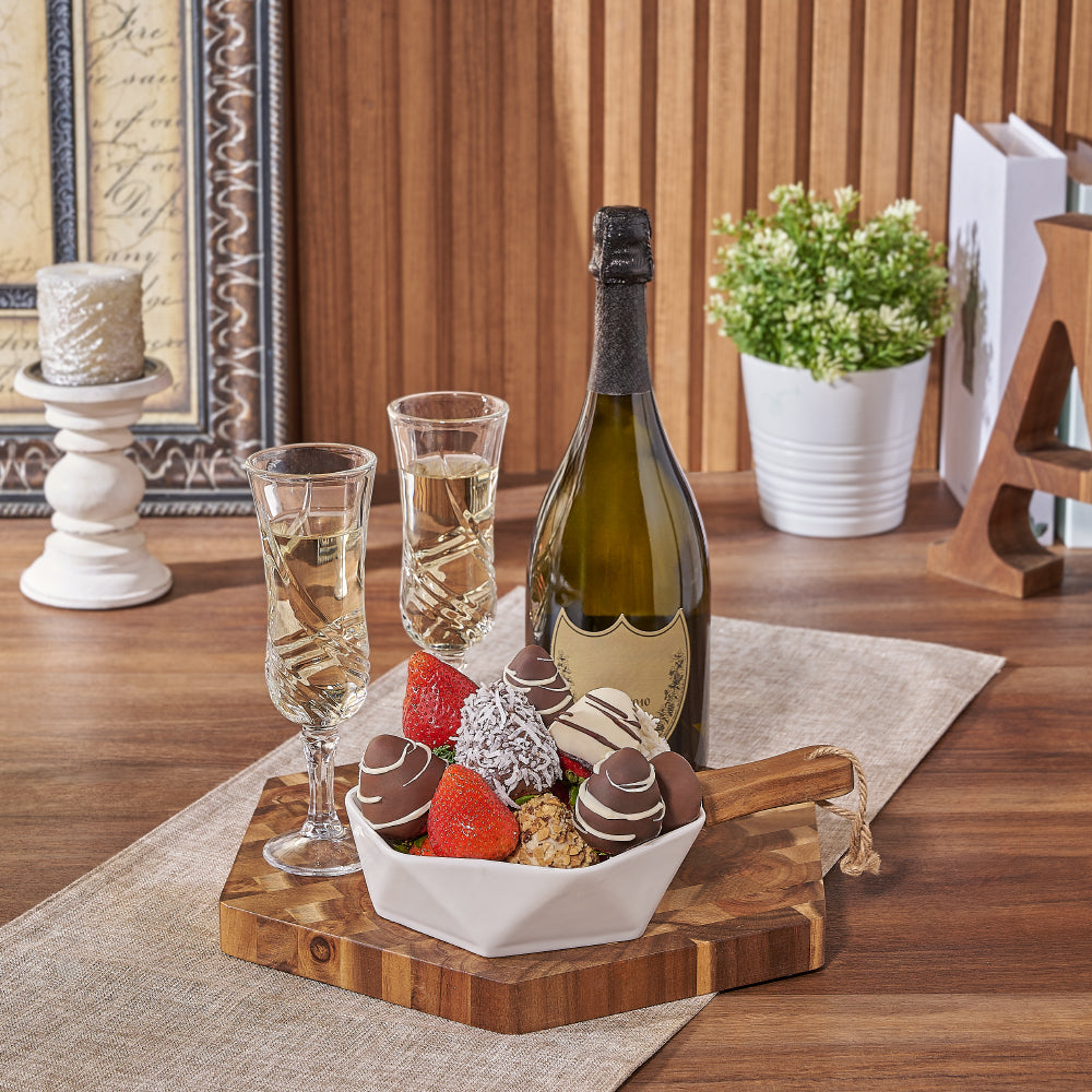 Sparkling Wine and Strawberries Gift Set – how the gift is presented