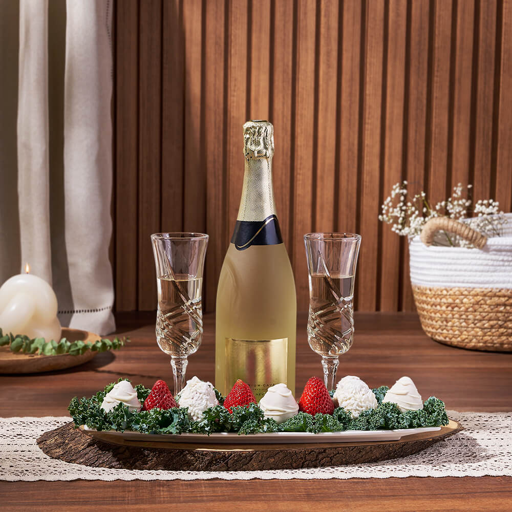 Sparkling Wine with Chocolate Strawberry Gift – how the gift is presented