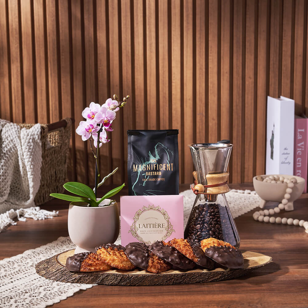 Davenport Coffee & Macaroons Basket, coffee gift, coffee, cookie gift, cookie, plant gift, plant, macaroon gift, macaroon, Vancouver delivery