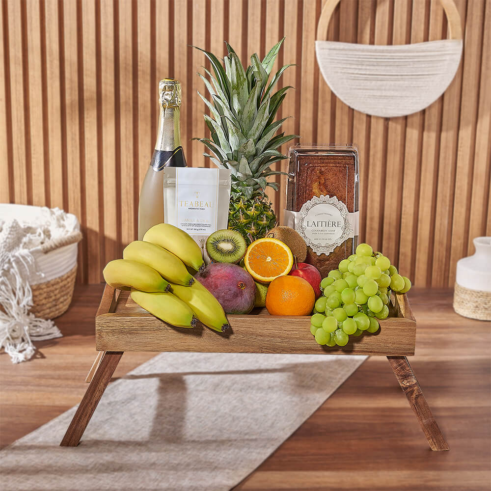 Sparkling Wine and Fresh Fruit Basket – how the gift is presented