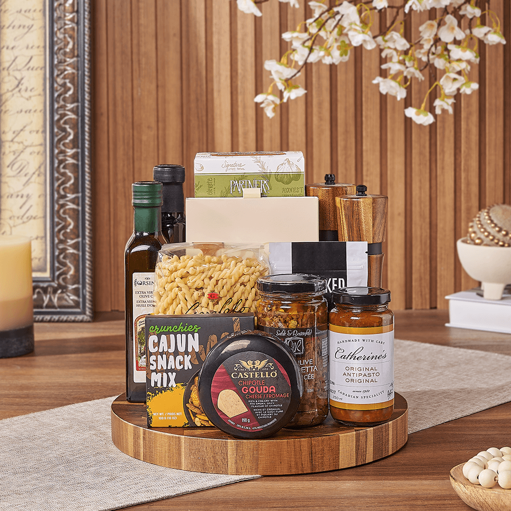 Halal Pasta and Treats Serving Board – how the gift is presented