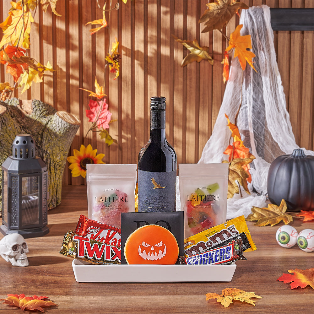 Halloween Wine and Candy Gift Basket – how the gift is presented