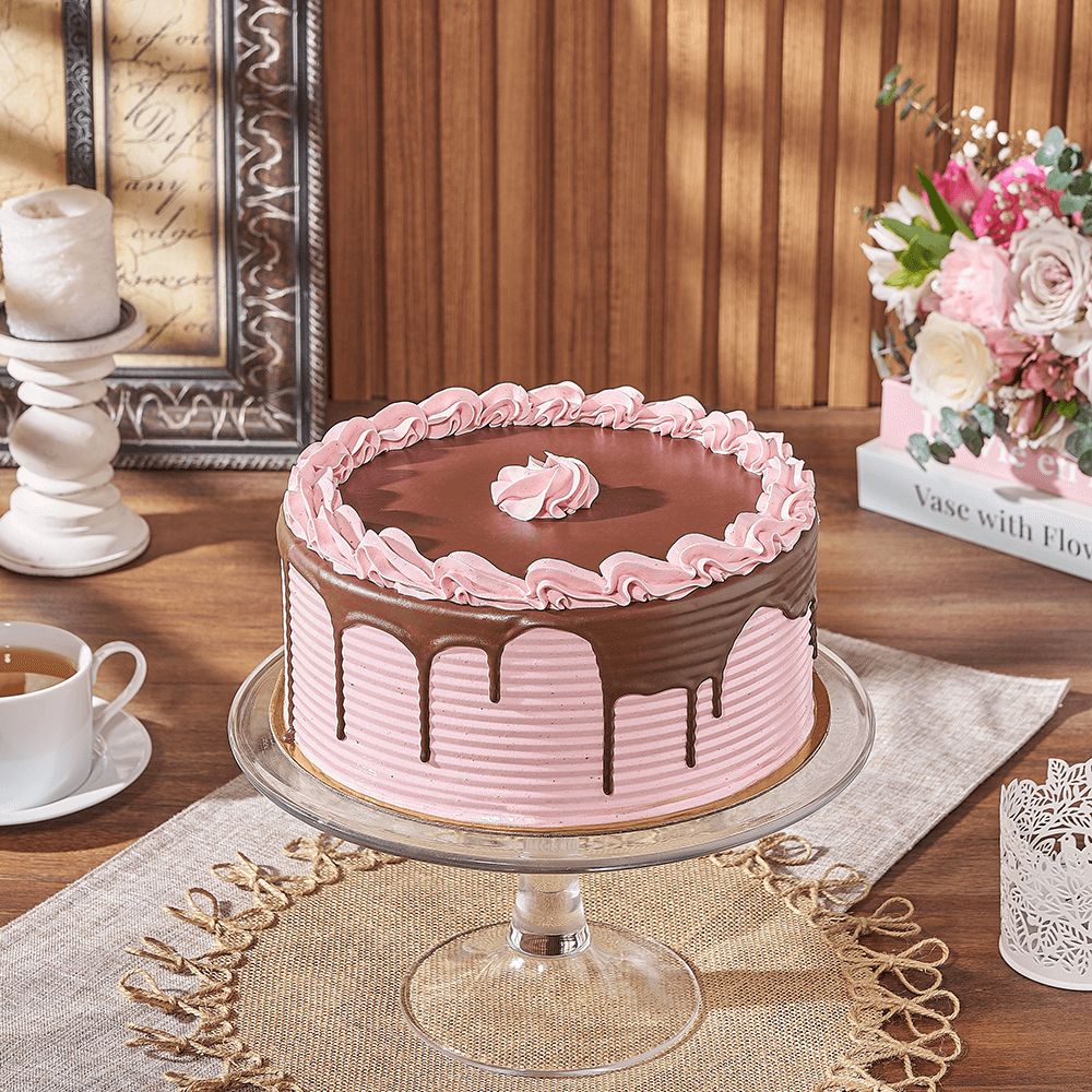 Classic Raspberry Buttercream Cake 9-Inch – how the gift is presented