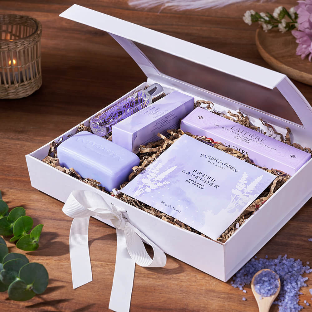 Premium Spa Gift Set with Lavender and Laitière Chocolate – how the gift is presented