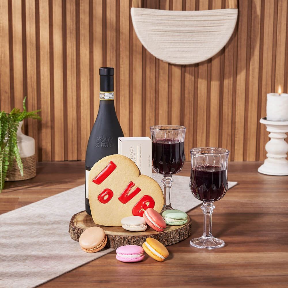 Macarons and Wine Gift Basket – how the gift is presented