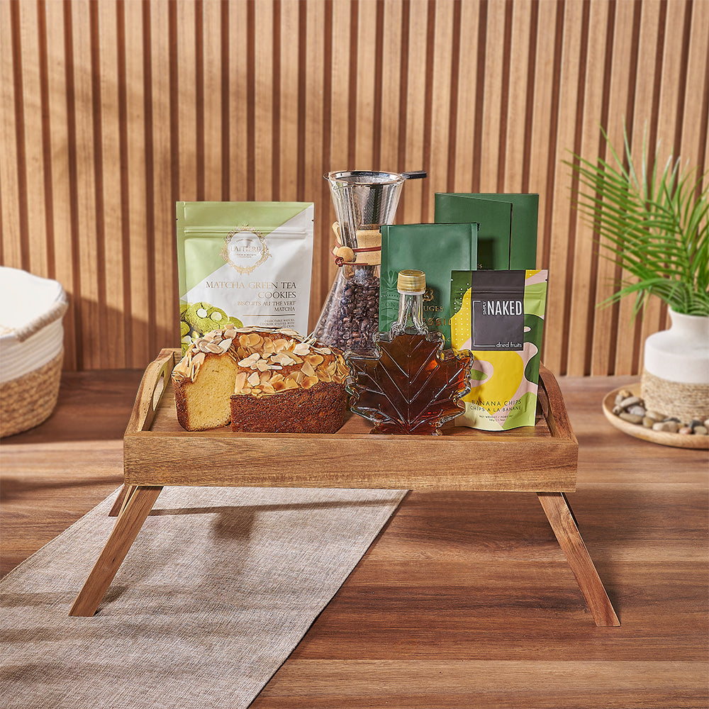 Coffee Cake Gift Set with Maple Syrup and White Chocolate – how the gift is presented