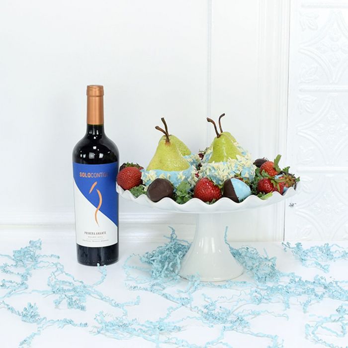 Wine Gift Basket with Strawberries – how the gift is presented