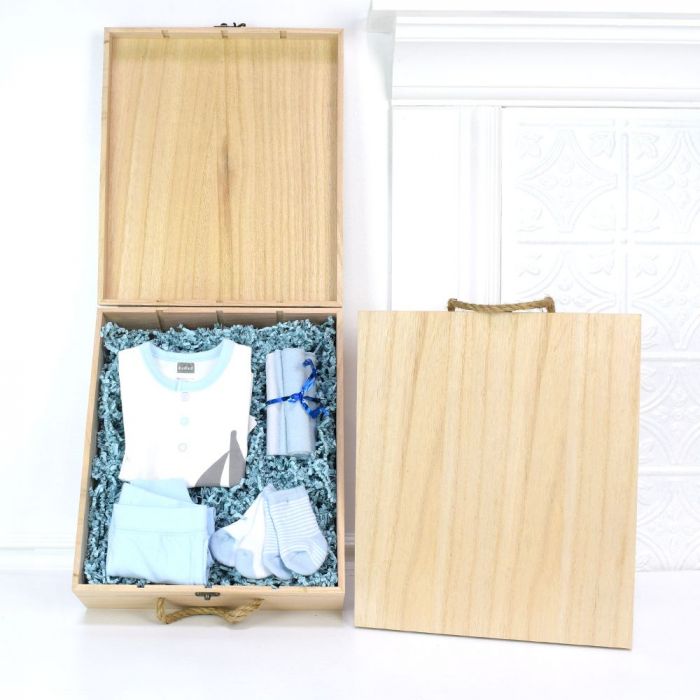 Newborn Baby Boy Clothing Set – how the gift is presented