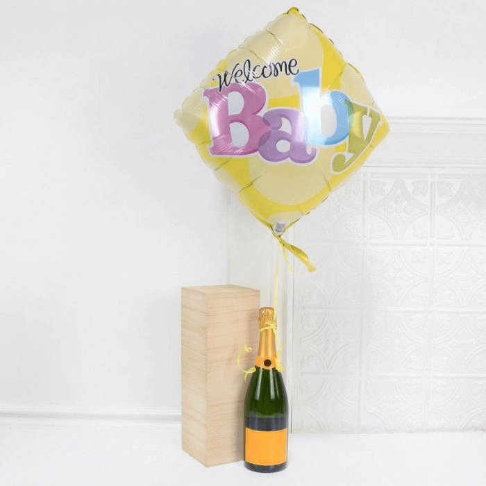 Champagne Gift with Welcome Baby Balloon – how the gift is presented