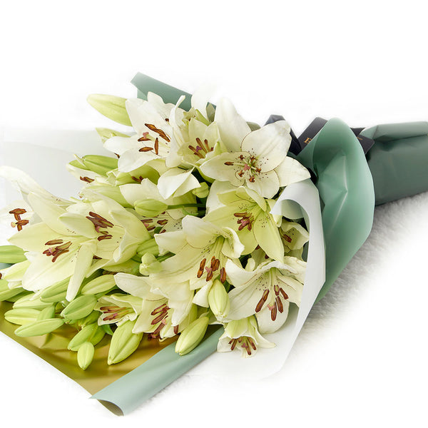 White & green — flowers gift direction, illustrative; contents vary