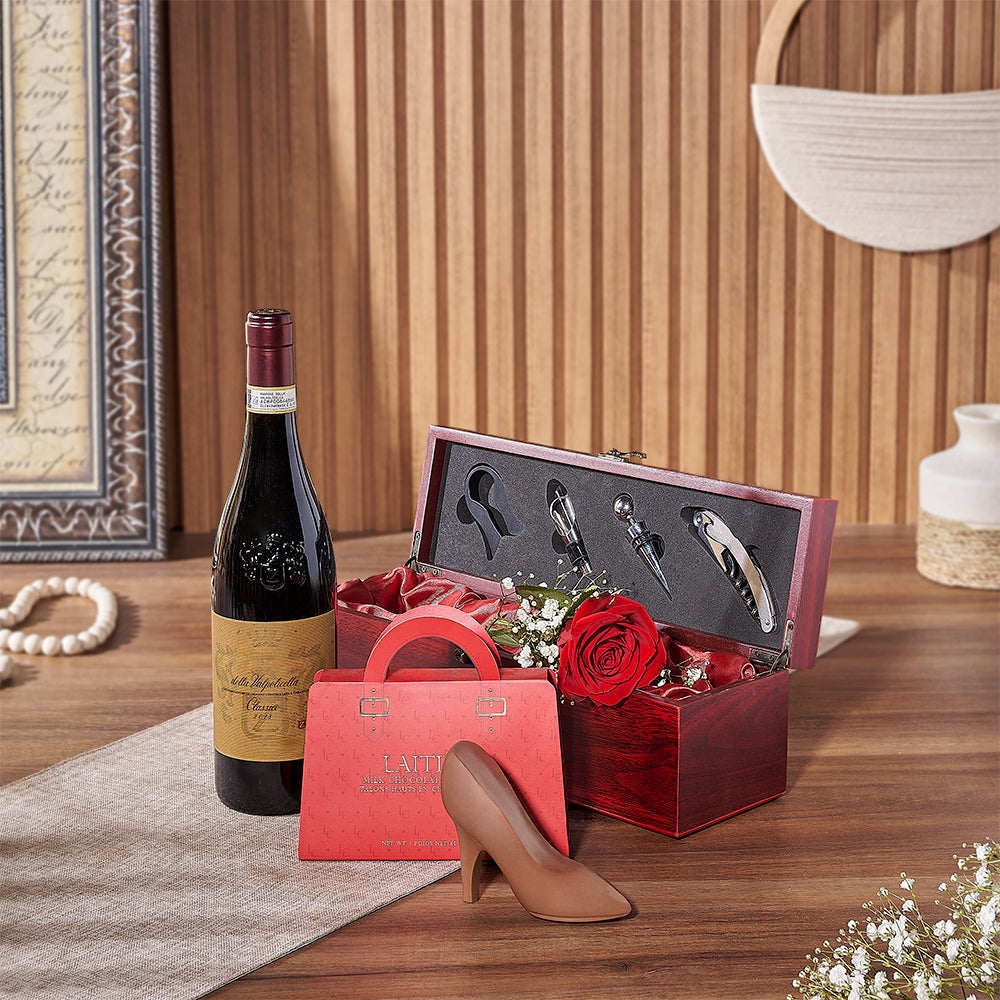 Elegant Red Rose Wine Gift Box with Laitière Chocolates – how the gift is presented