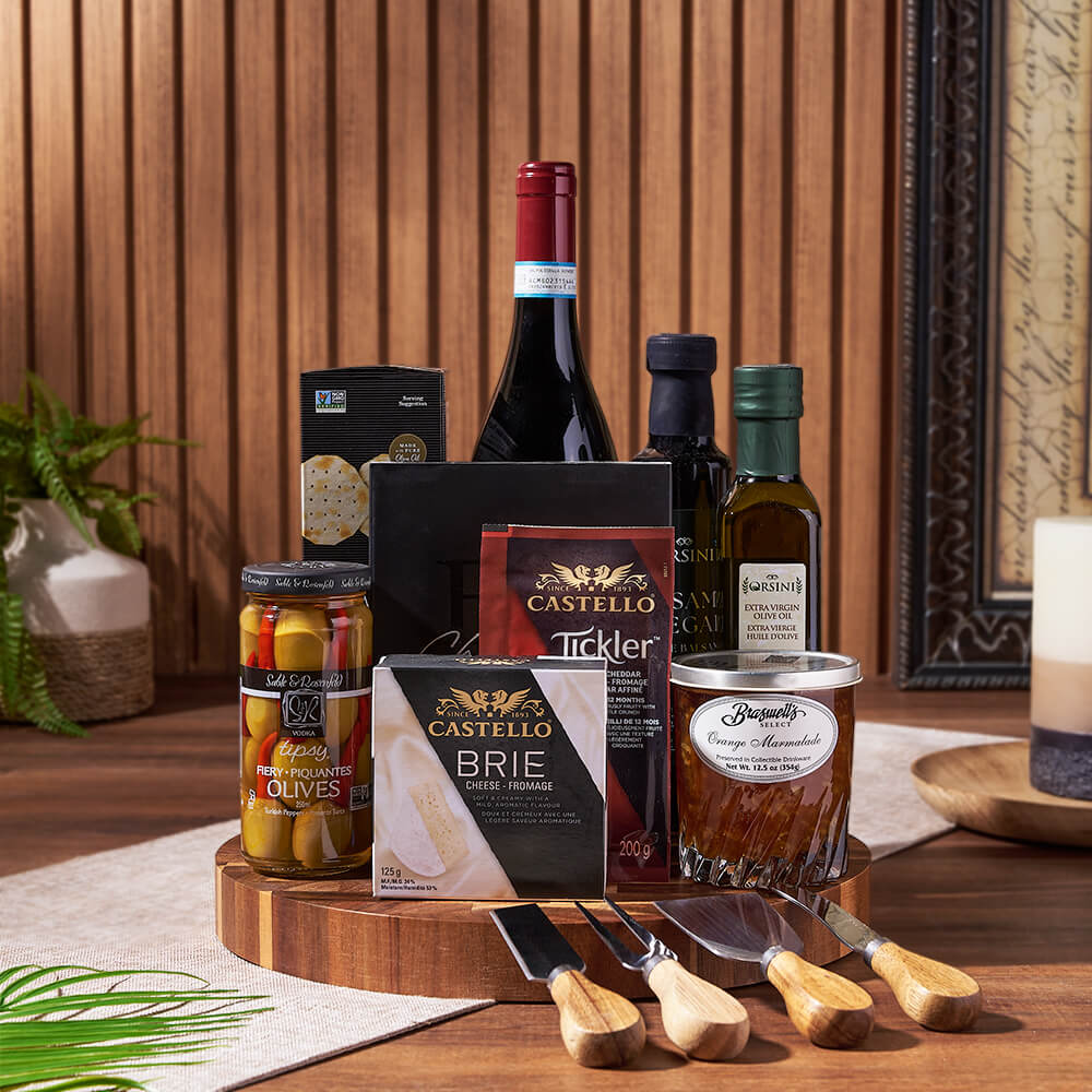 Elegant Wine and Gourmet Snack Basket with Wood-handled Cheese Knives – how the gift is presented