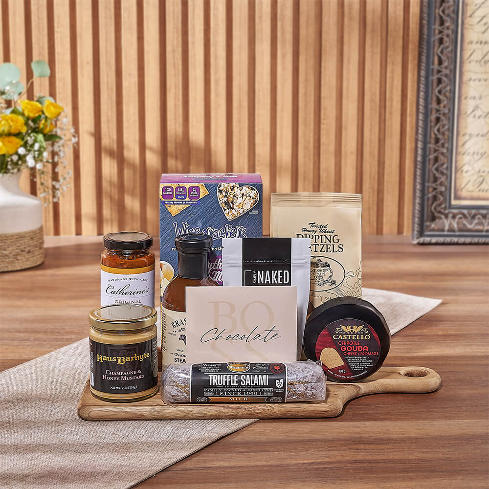 Gourmet Gift Board with Assorted Artisan Snacks – how the gift is presented