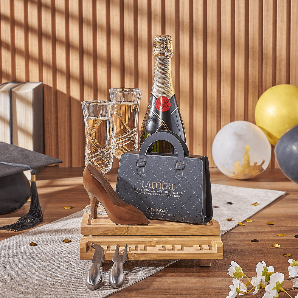 Graduation Sparkling Wine and Cheese Board – how the gift is presented
