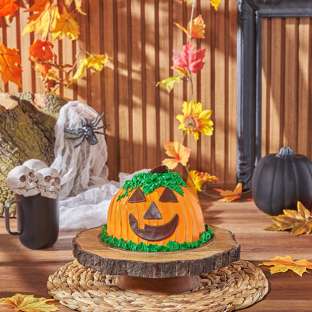 Jack-o-Lantern Decorated Halloween Cake – how the gift is presented