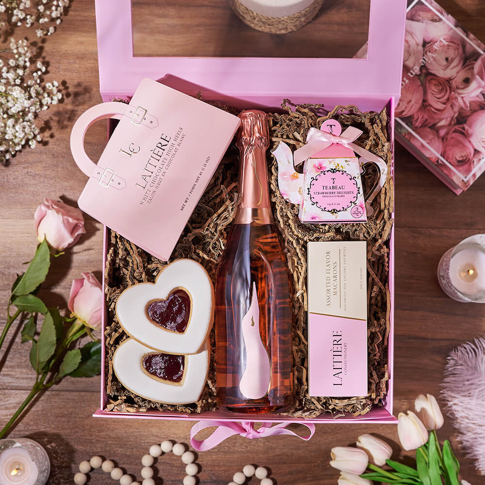 Sparkling Wine and Heart Cookie Box – how the gift is presented