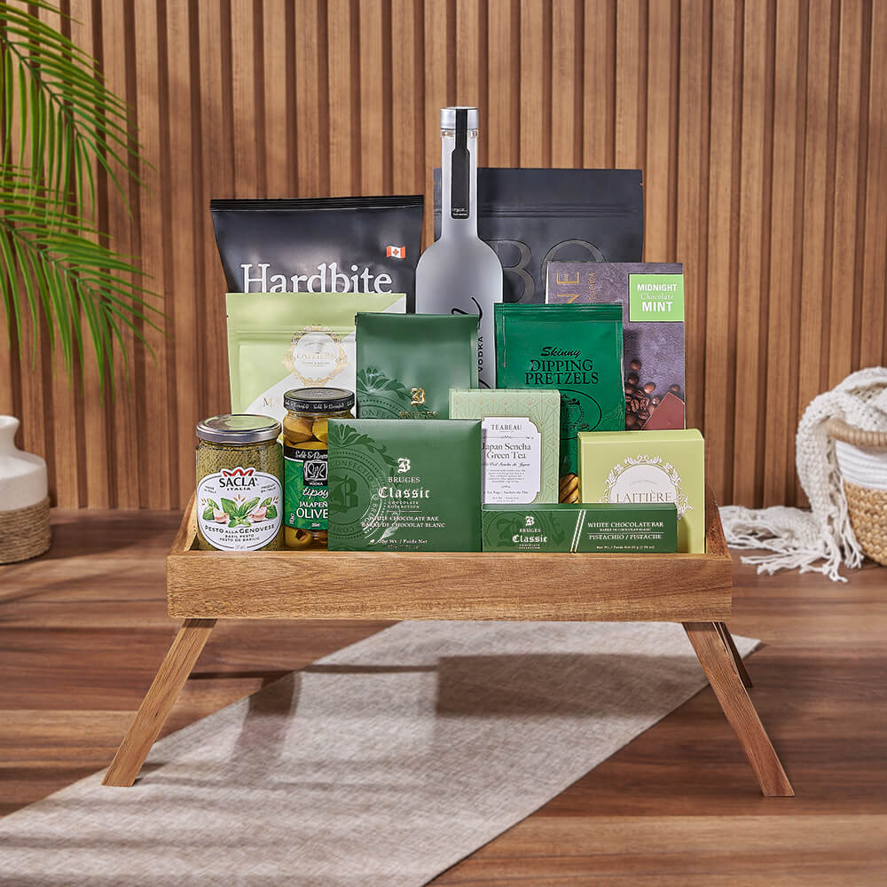 Liquor and Gourmet Snack Basket – how the gift is presented