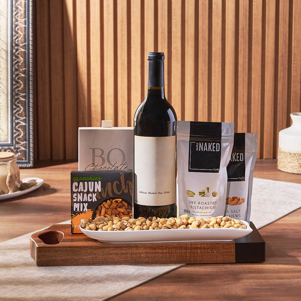 Wine Gift Basket with Cajun Crunchies and Elegant Serving Plate – how the gift is presented