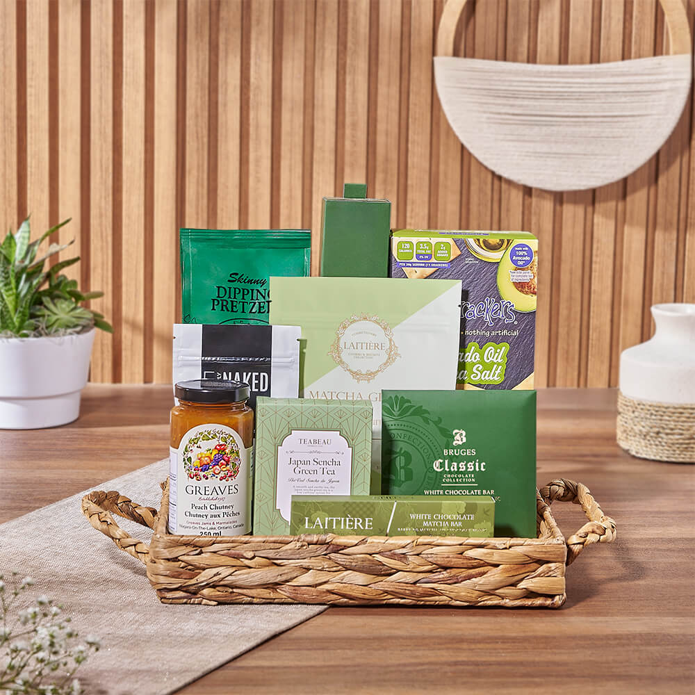 Woven Tray Snack Assortment – how the gift is presented