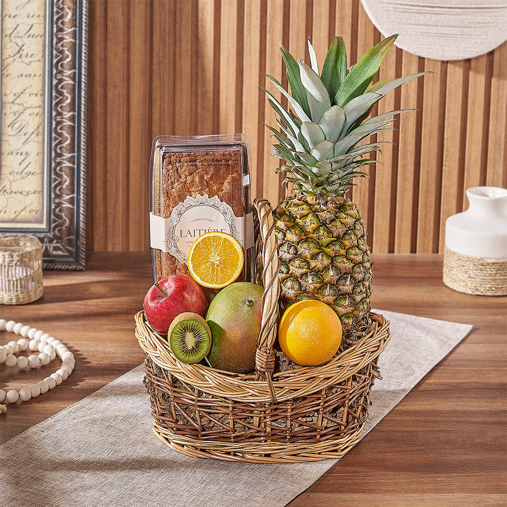 Charming Small Two-Tone Wicker Gift Basket with Gourmet Fruits and Cinnamon Loaf – how the gift is presented
