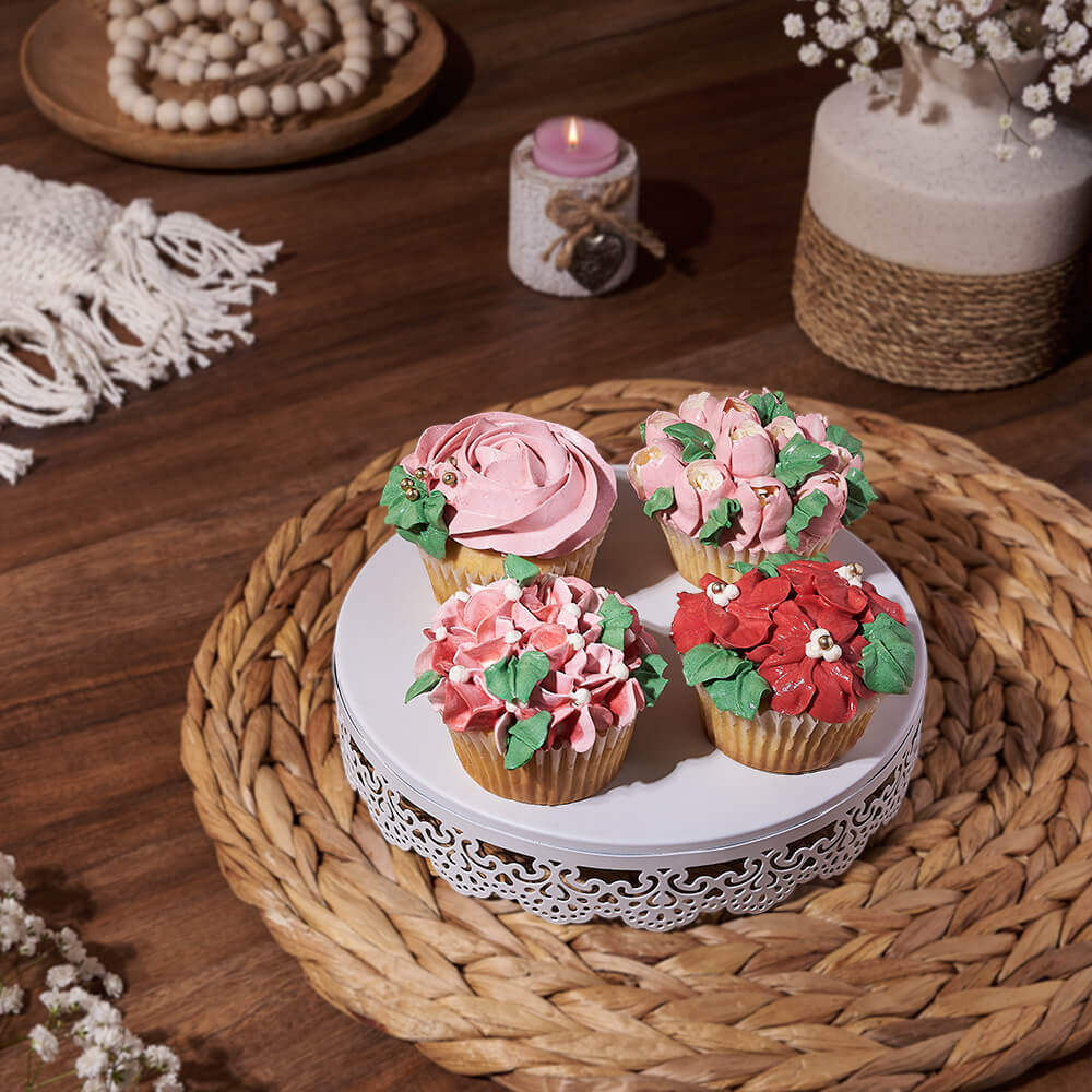 Vanilla Cupcakes with Buttercream Flowers Cake for Mother's Day – how the gift is presented