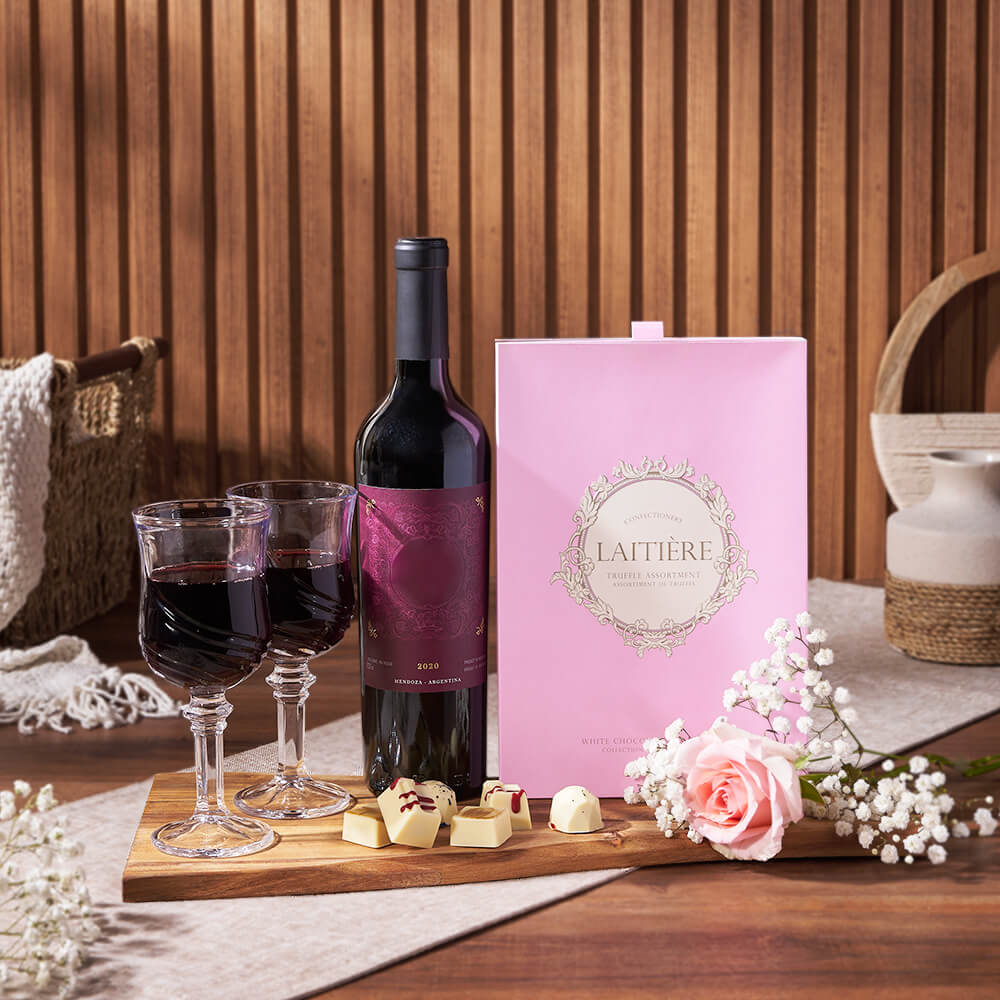 Wine Gift Basket with Pink Rose – how the gift is presented