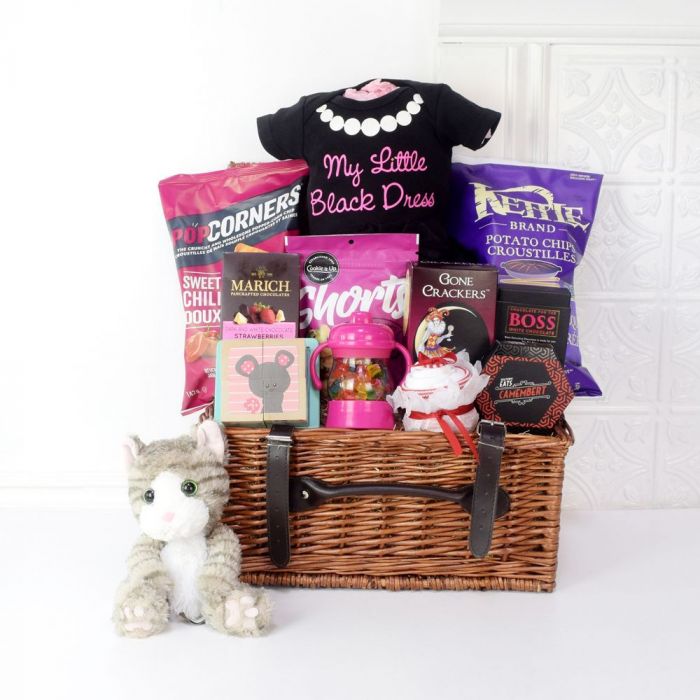 Baby Girl Newborn Gift Basket – how the gift is presented