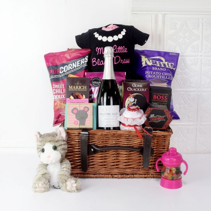Champagne and Infant Gift Basket – how the gift is presented