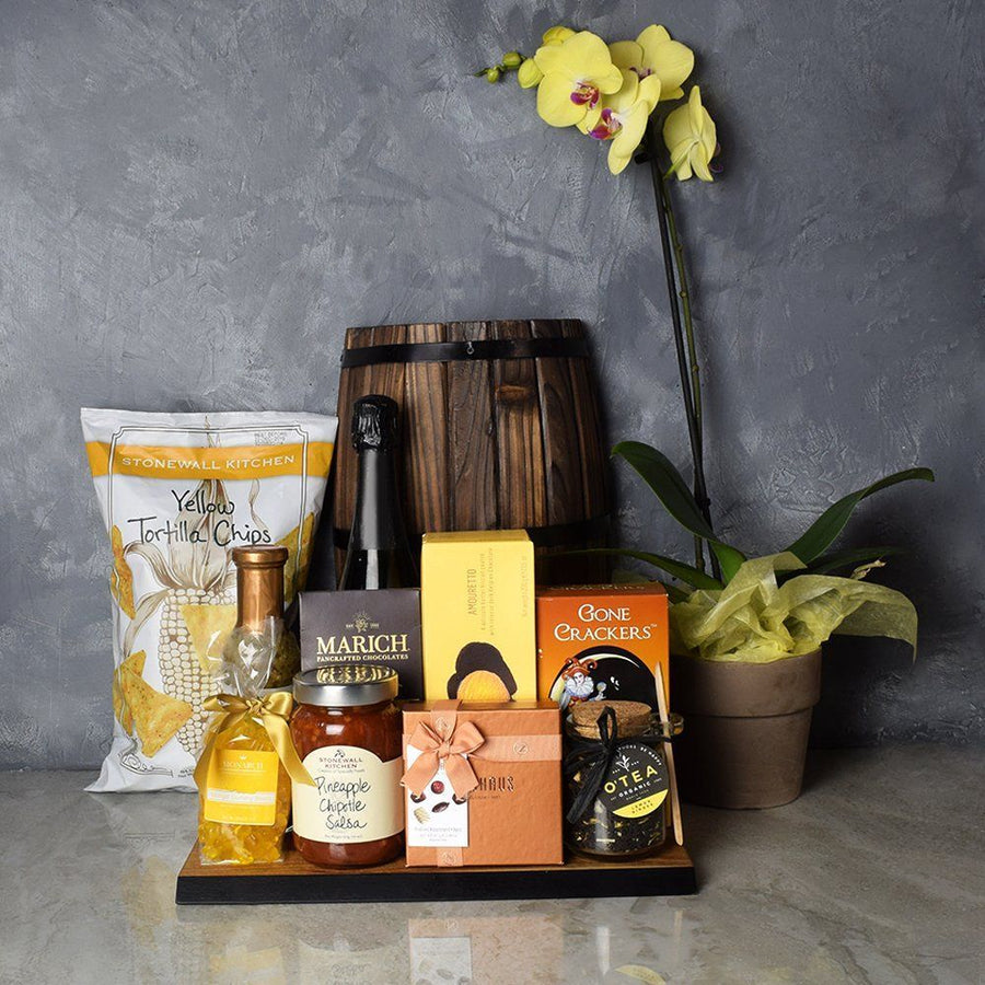 Celebrate a friend who is just settling into their new home by sending the No Place Like Home Housewarming Gift Basket from Vancouver Baskets - Vancouver Delivery