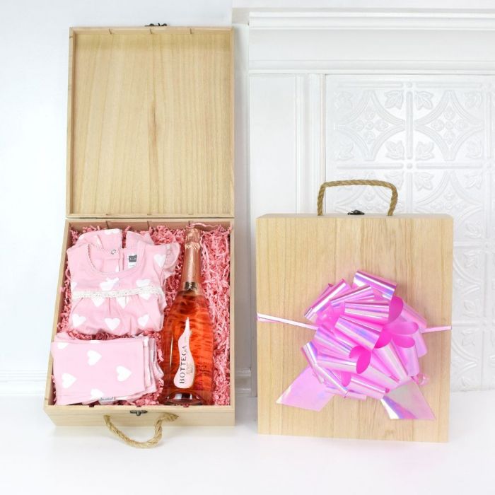 Champagne Gift with Pink Dress – how the gift is presented