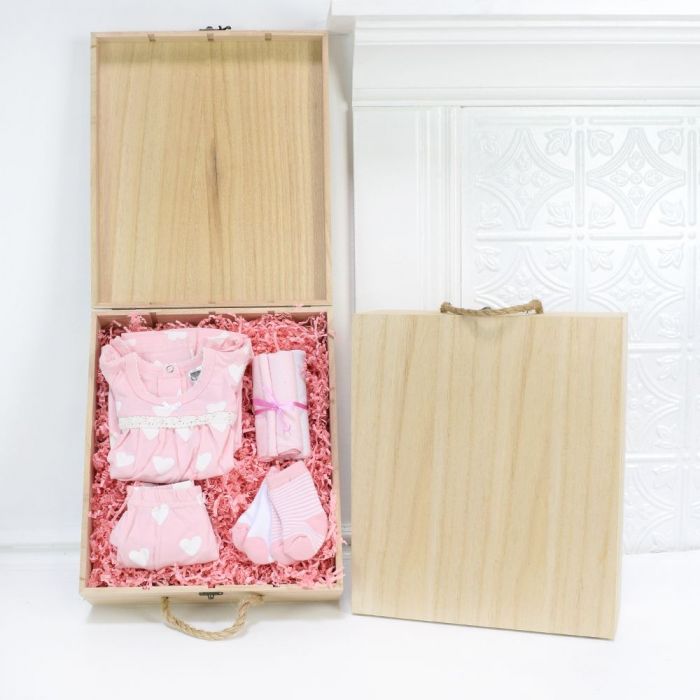 Classic Baby Care Gift Box – how the gift is presented