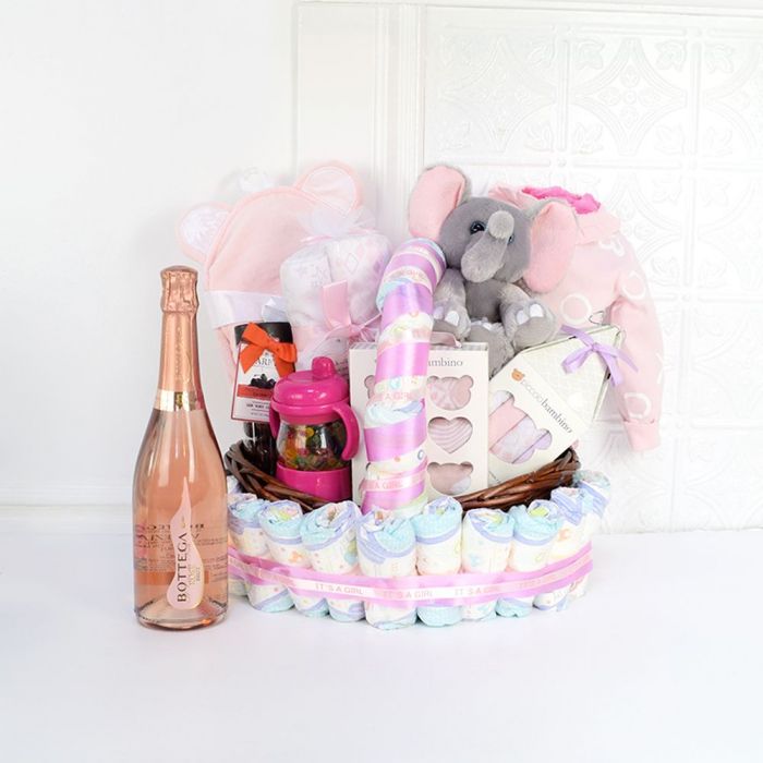 Luxury Baby Champagne Gift Basket – how the gift is presented